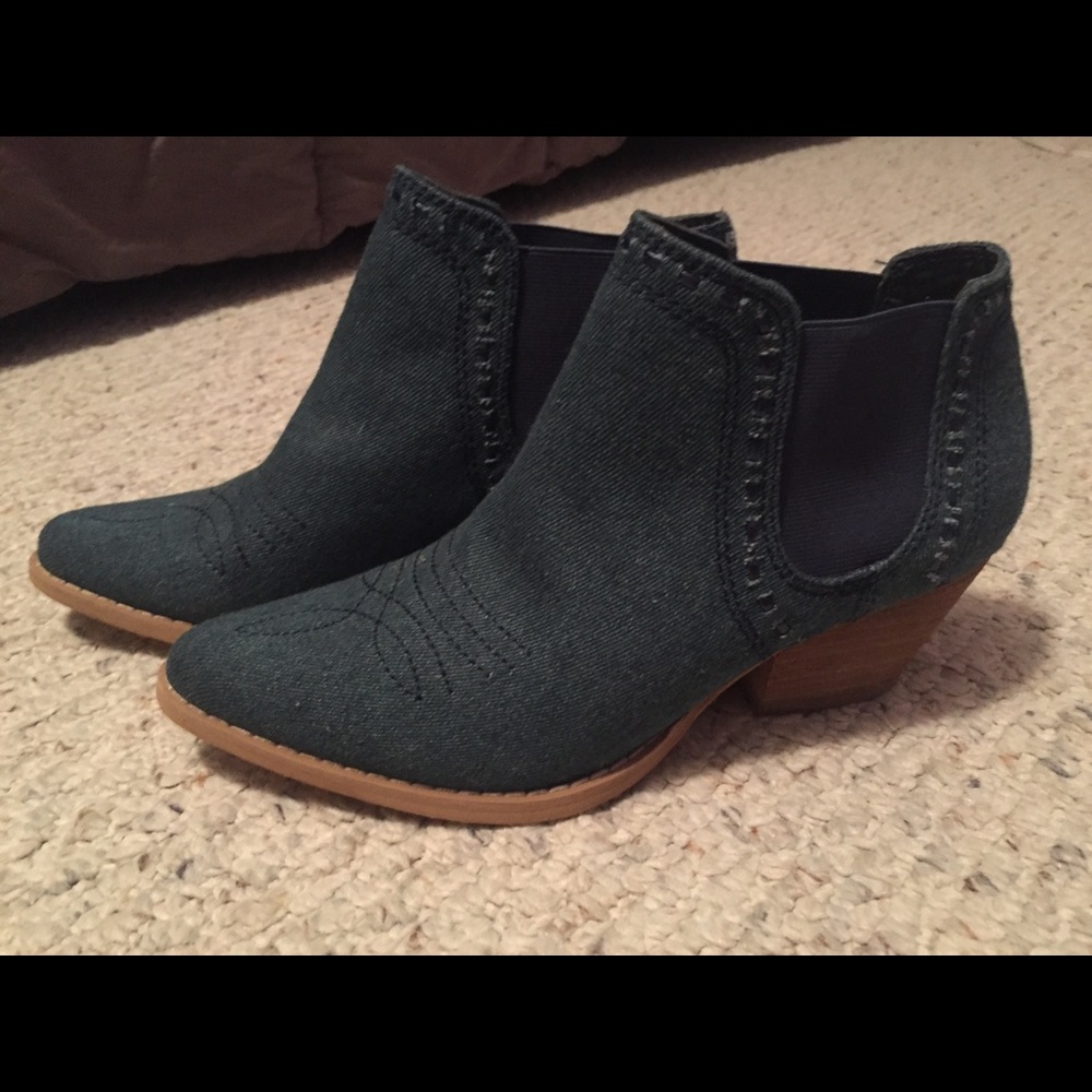 Reba McEntire Shoes